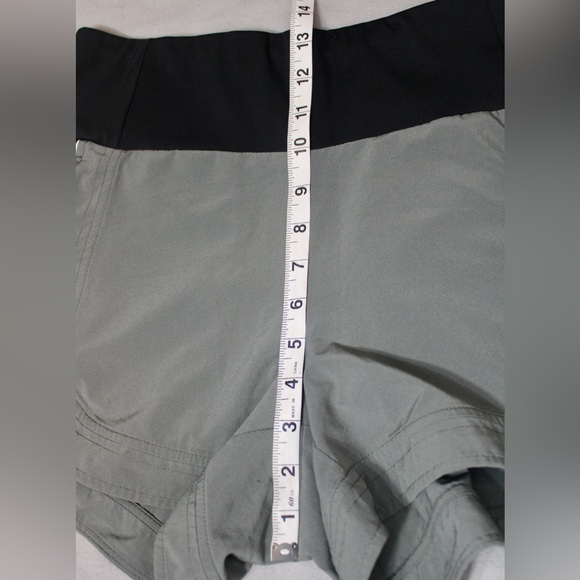 Athleta Ascender Quick Dry Running Shorts size S Gray w/Stripes & Pockets - Picture 6 of 9